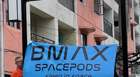 BMAX SPACEPODS Vacation rental in Lapu-Lapu City