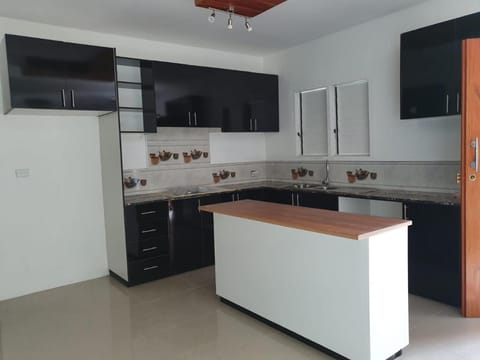 Apartment with 3 Bedrooms and Parking Condo in Suva
