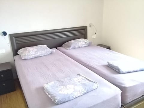 Kosher Furnished 3 bedroom apartment in Katamon Vacation rental in Jerusalem