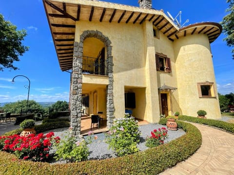 Pool and Jacuzzi - Charming villa in Umbria Vacation rental in Montefiascone