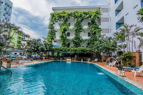 Sutus Court 7 Hotel in Pattaya City
