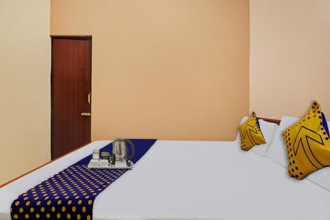 SPOT ON Jwala Lodge Hotel in Lucknow
