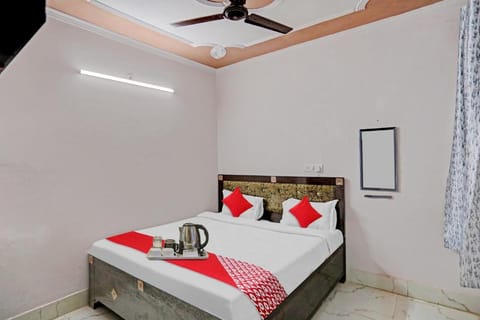 OYO Flagship Royal Stay Vacation rental in Noida