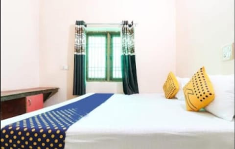Om Sai Nath Lodge By WB Inn Vacation rental in Agra