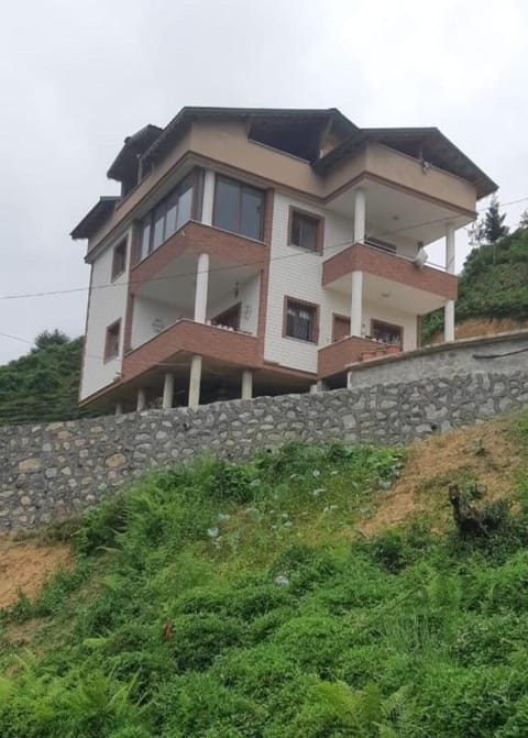 Onsakku dağ evi Urlaubsunterkunft in Georgia