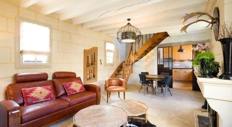 Le Chateau de Candes, sa Tour et ses Suites. Vacation rental in Centre-Val de Loire