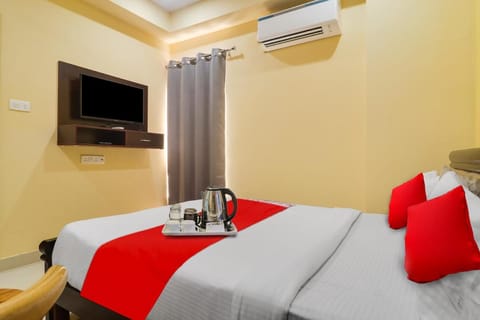 OYO Sri Sai Suites Near Shilparamam Hotel in Hyderabad