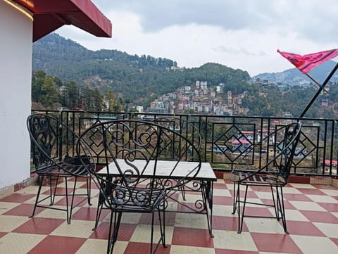 B&B Aston Shimla Hill's Vacation rental in Shimla