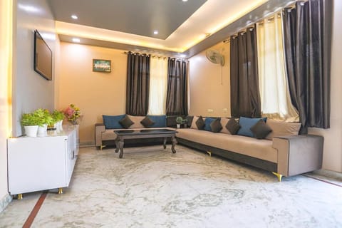 FabHotel Aaradhya Residency Vacation rental in Agra