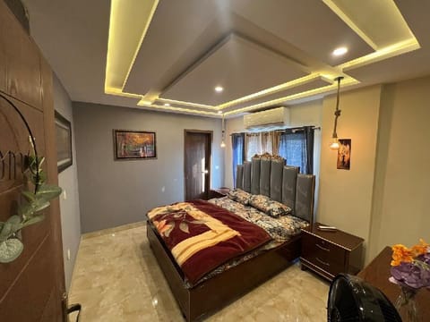 Luxury one bedroom apartment. Condo in Lahore