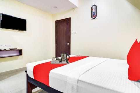 OYO Hotel Harsha Grand Near Yashodha Hospital, Malakpet Hotel in Hyderabad