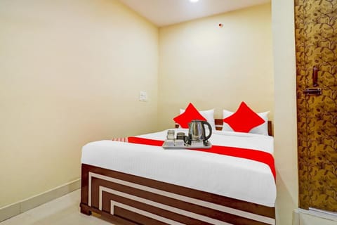 OYO Aayush Stay Inn Hotel in Secunderabad