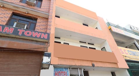 OYO Flagship 701551 Hotel New Diamond Vacation rental in Chandigarh