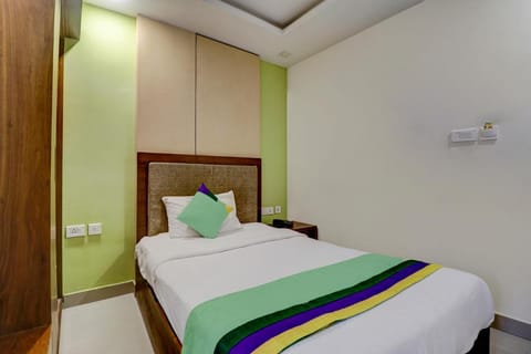Itsy By Treebo - Rotano Glitz Inn Hotel in Kozhikode