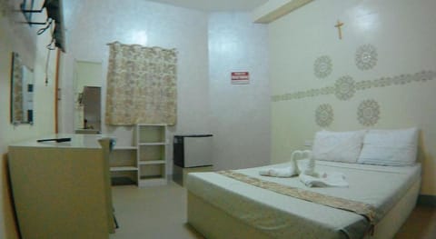 RedDoorz @ Isabelle Tourist Hotel Hinatuan Vacation rental in Caraga