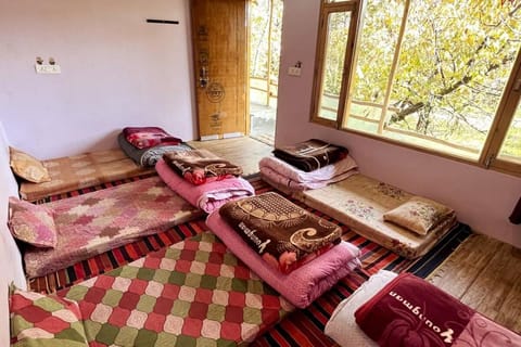 Sukoon Stays, Dormitory Beds Old Manali Vacation rental in Manali