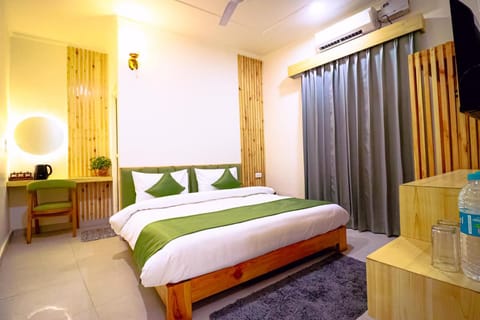 Around Stays Hostel Rishikesh, Tapovan Vacation rental in Rishikesh