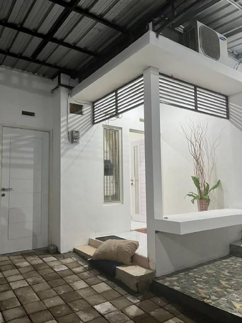 Family Guesthouse @Graha Permata Kota CP03 Location de vacances in Lingsar