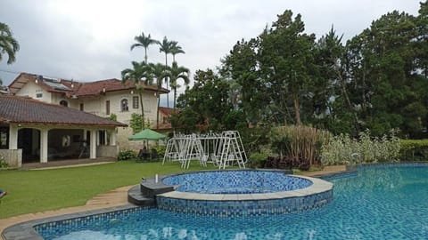 Villa Tania 1 - with swimming pool and open space Villa in Cisarua