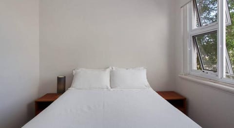 Renovated 2 Bed 1 Bath Apartment Premium Location Condo in Applecross