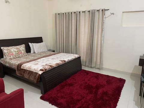 THe comfort guest house Vacation rental in Lahore