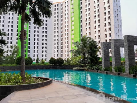 Highest Value Studio Green Lake View By Travelio Vacation rental in South Jakarta City