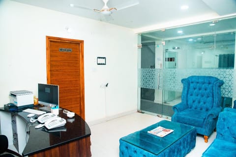 RRR INN GUEST ROOM AND PG - Konadpur Vacation rental in Hyderabad