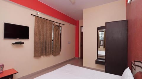 Hotel Mohan by WB INN Vacation rental in Agra