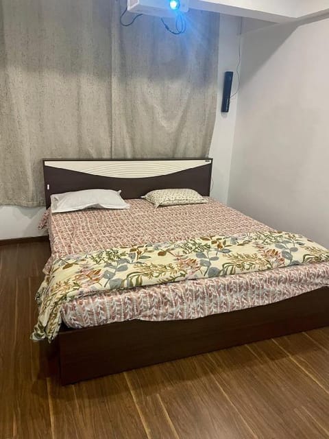 Lovely 3 BHK Duplex with Home-theatre Condo in Hyderabad