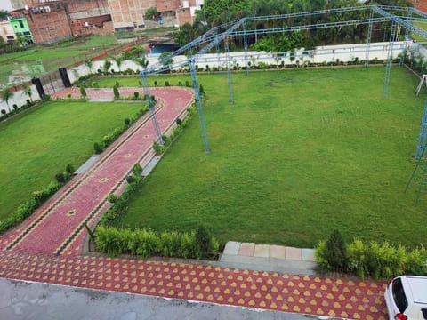 OYO Hotel Nath Palace Hotel in Varanasi
