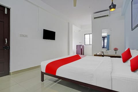 OYO Flagship Fabinn Hotel in Kochi