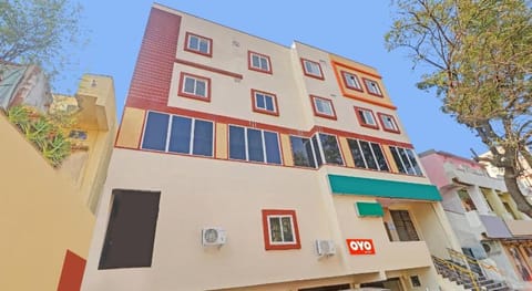 Hotel Elite Stay Near Habsiguda Metro Station Vacation rental in Secunderabad