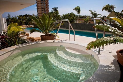 Elston Apartments - QStay Vacation rental in Surfers Paradise Boulevard