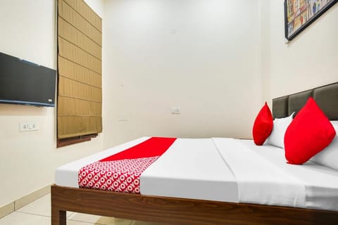 Hotel Sky Line Vacation rental in Ludhiana