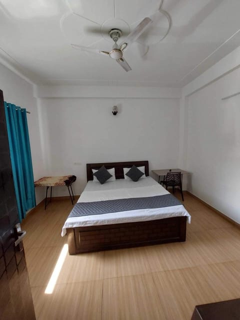 OYO Naveen Residancy Vacation rental in Gurugram