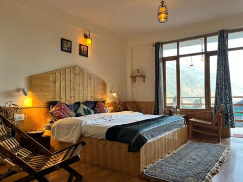 DIVINE CAFE Bed and Breakfast in Manali