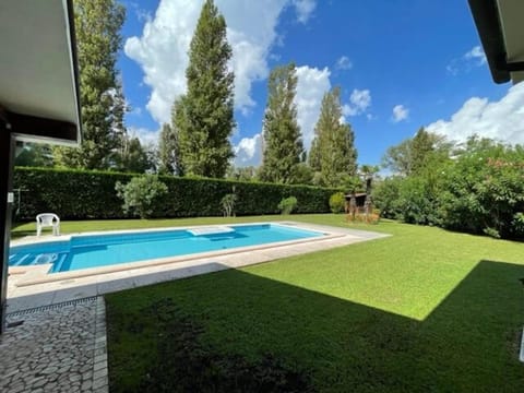 Fantastic villa with pool surrounded by nature Vacation rental in Isola Albarella