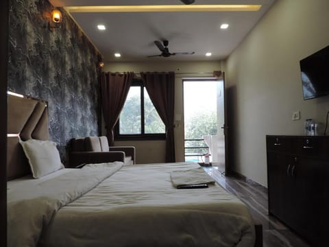 Hotel Tirupati a luxury stay Vacation rental in Rishikesh