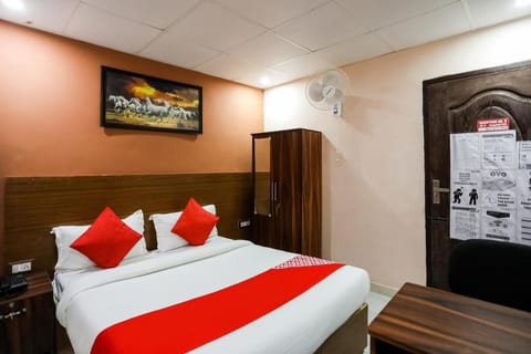 OYO Hotel The mannat Vacation rental in Noida