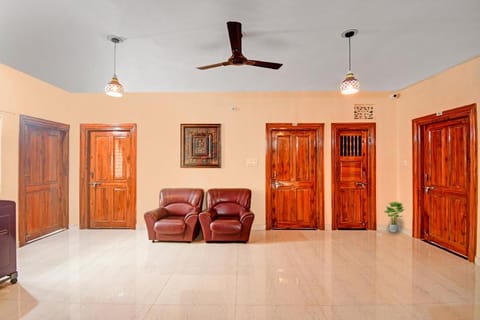 OYO Flagship 806689 Shree Residency Vacation rental in Bhubaneswar