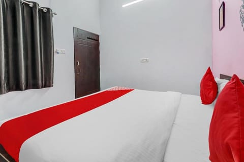 OYO Flagship 80655 Hotel Dc Inn Hotel in Lucknow