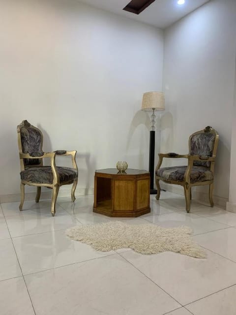 One bed outstanding apartment with all facilities Apartment in Lahore