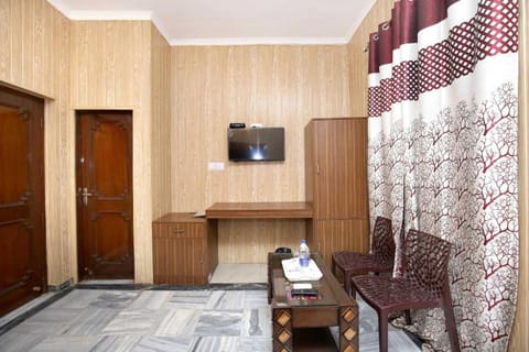 Flagship Komfort Villa Hotel in Chandigarh