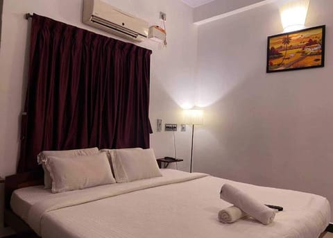 Super OYO Flagship Le Pondy Paradise Hotel in Puducherry