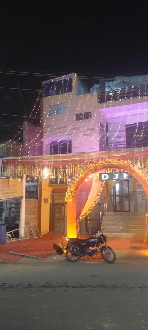 SPOT ON Radhe Krishna Marriage Hall Hotel in Lucknow