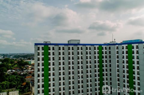 Nice Comfort Studio at Green Lake View By Travelio Condo in South Jakarta City