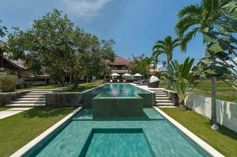 Luxury 8 bedroom private villa  Canggu Chalet in North Kuta