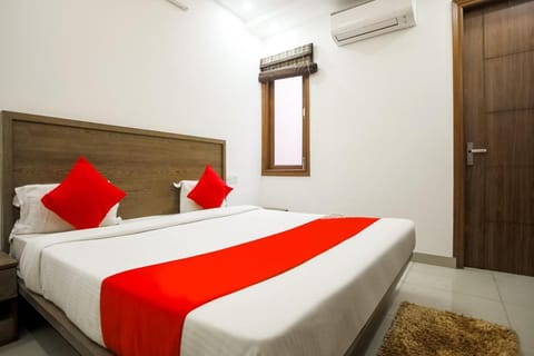 OYO Stars Villa Hotel in New Delhi