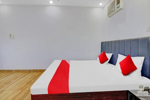 OYO Flagship 80834 Hotel Super Star Hotel in Agra