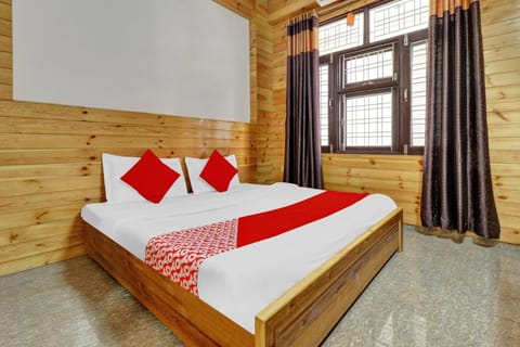 OYO Flagship 80887 Hotel Holiday Inn Hotel in Uttarakhand